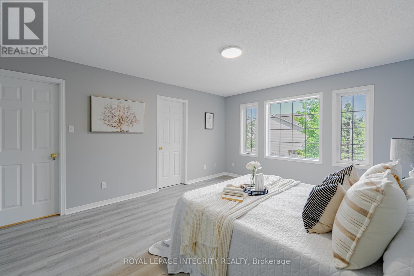 Photo 19 of 165 Kinross Private, Ottawa ON