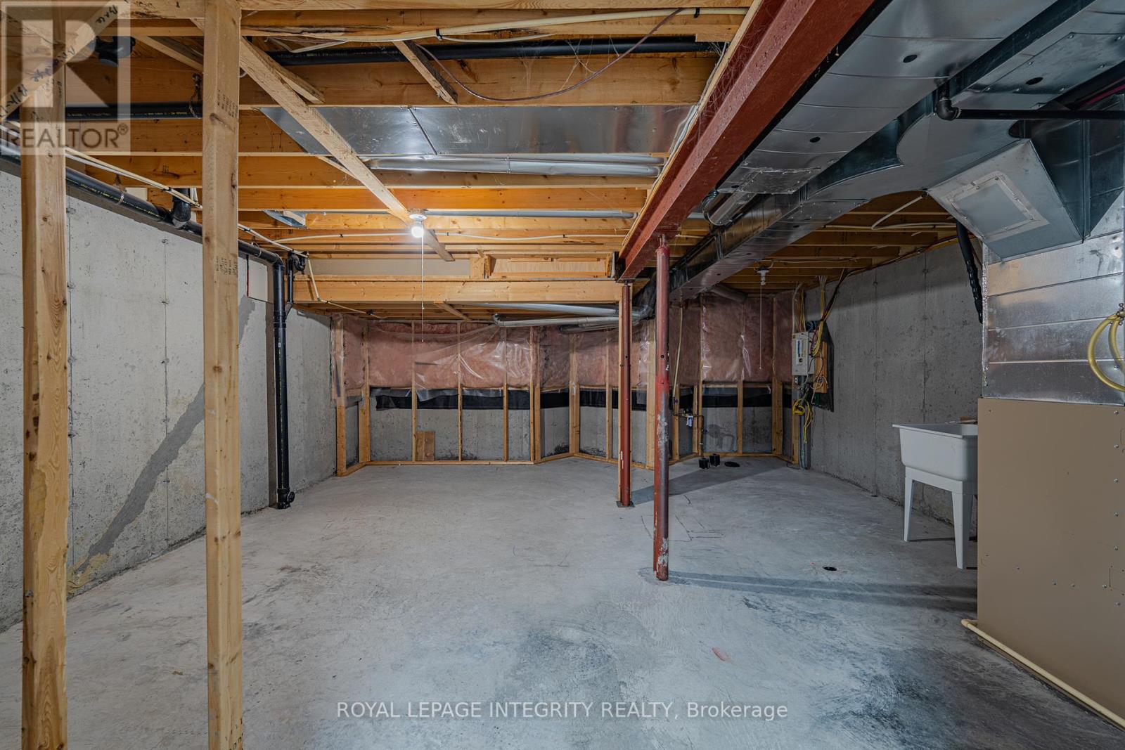 Photo 29 of 165 Kinross Private, Ottawa ON