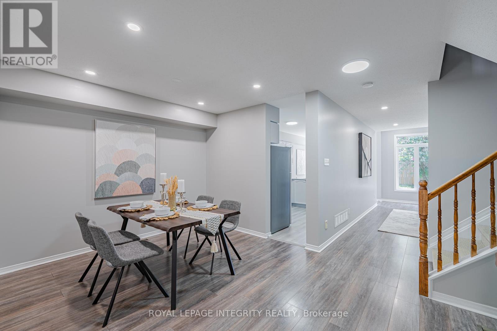 Photo 8 of 165 Kinross Private, Ottawa ON