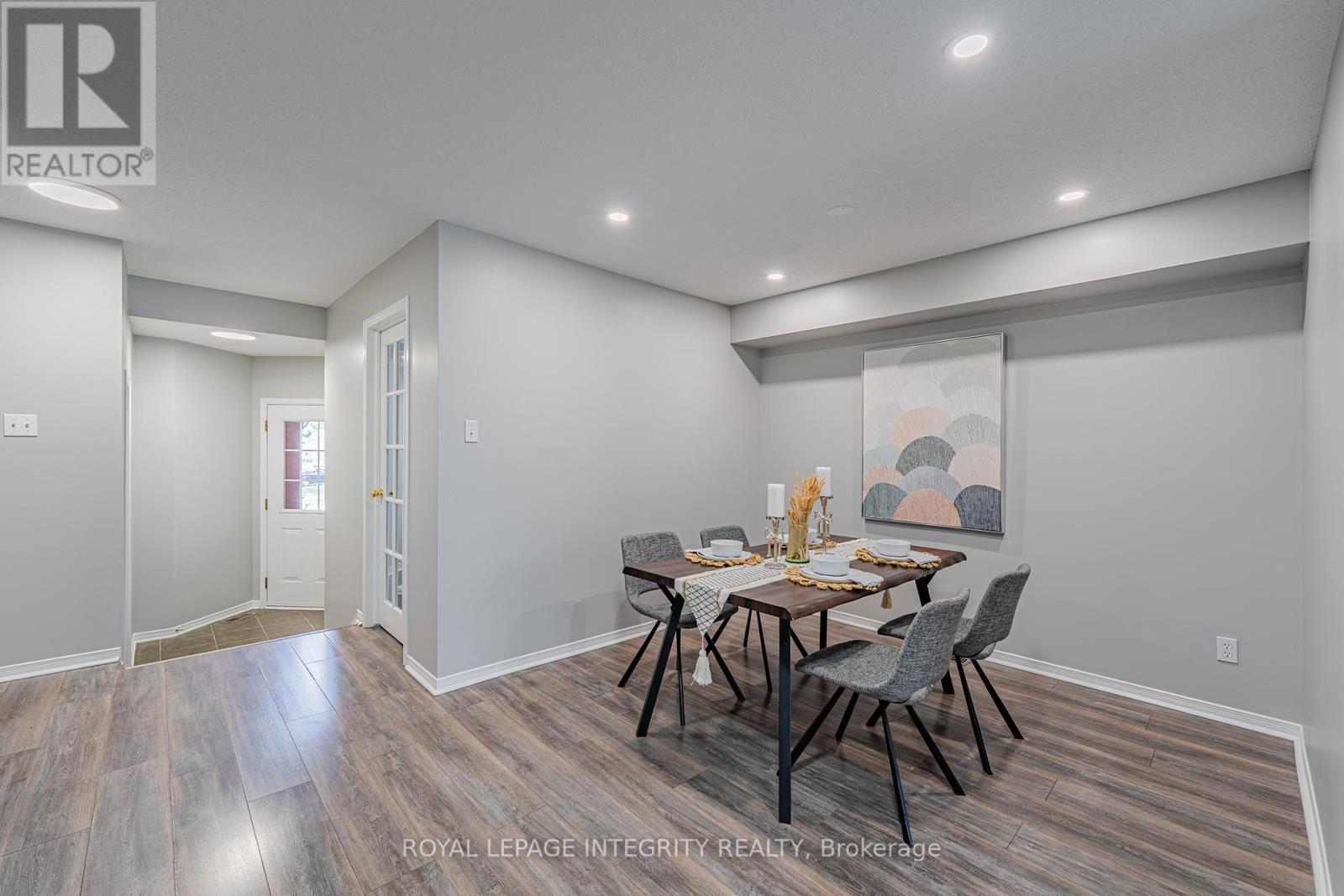 Photo 9 of 165 Kinross Private, Ottawa ON