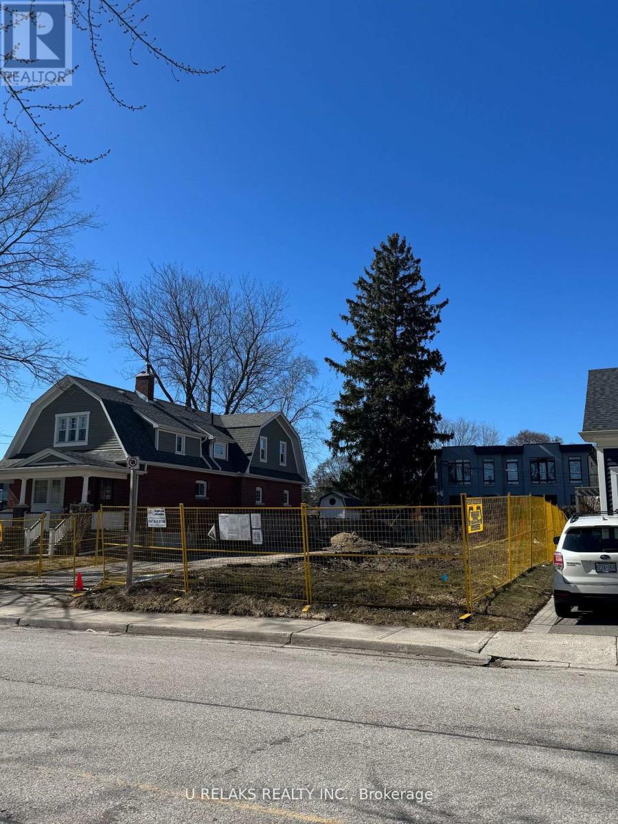 Photo 1 of 52 Forest Avenue, Mississauga ON