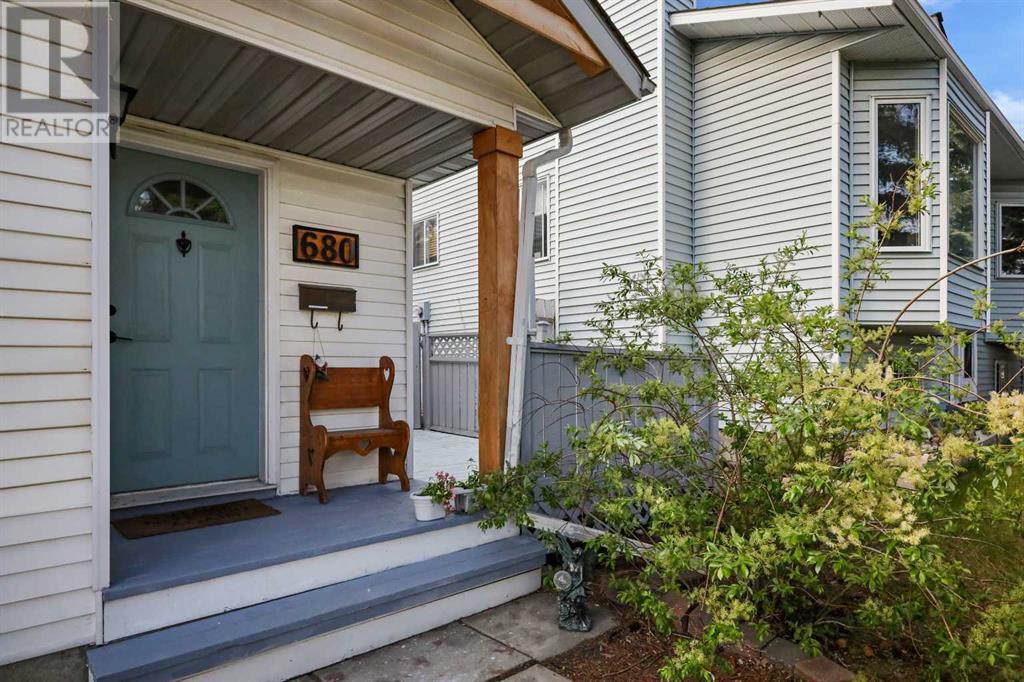 Single Family House 3 Level for Sale in  Macewan Drive NW MacEwan Glen Calgary 