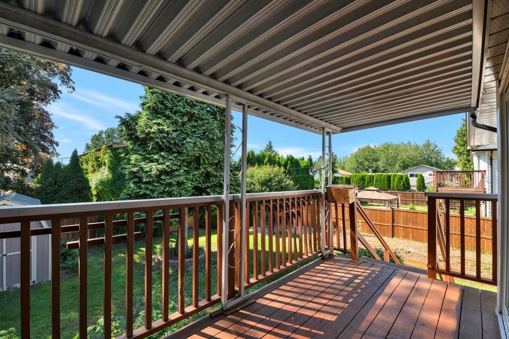 Photo 7 of 6027 Morgan Drive, Surrey BC