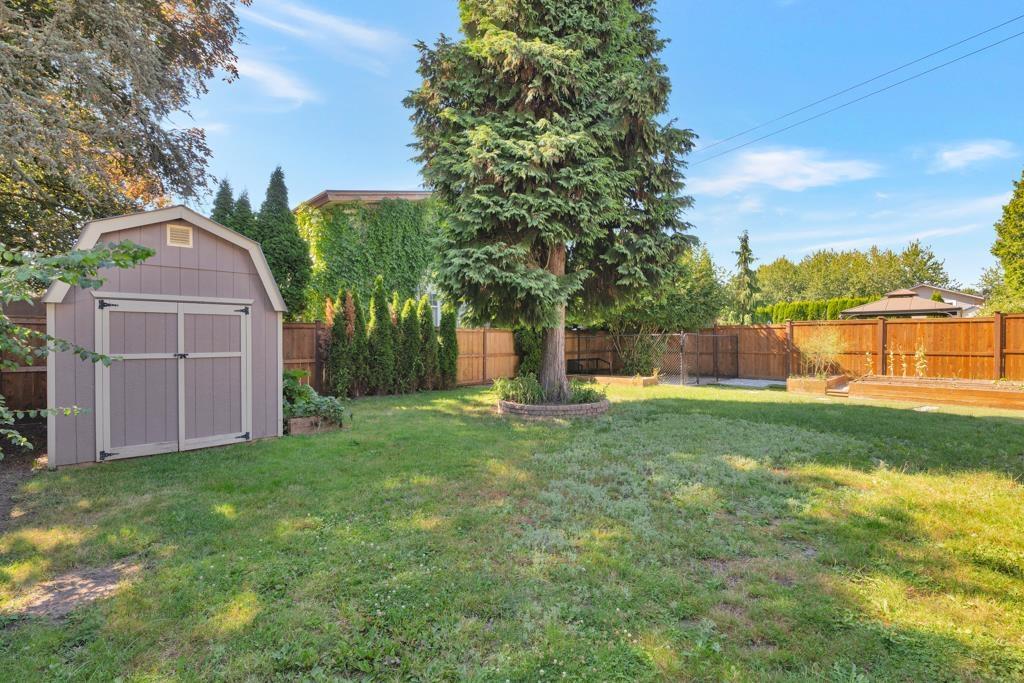 Photo 10 of 6027 Morgan Drive, Surrey BC