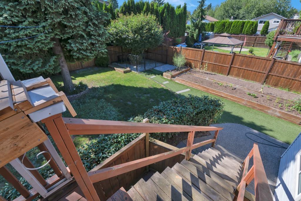 Photo 9 of 6027 Morgan Drive, Surrey BC