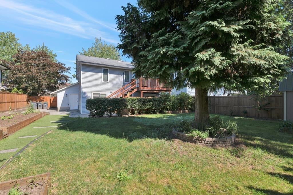 Photo 11 of 6027 Morgan Drive, Surrey BC