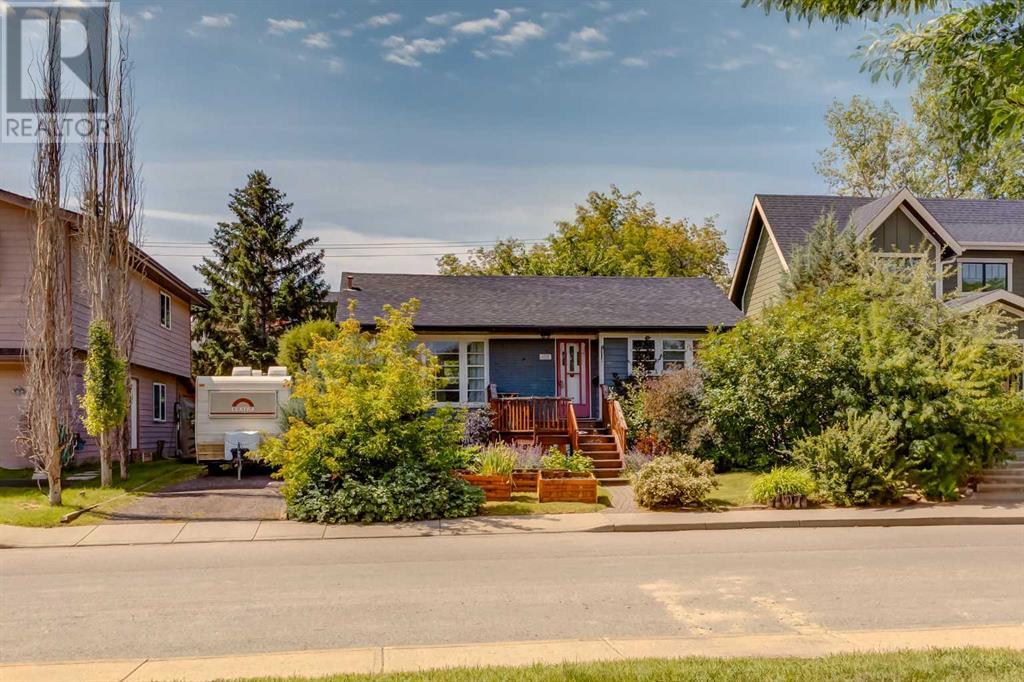 Single Family House Bungalow for Sale in  Bow Crescent NW Bowness Calgary 