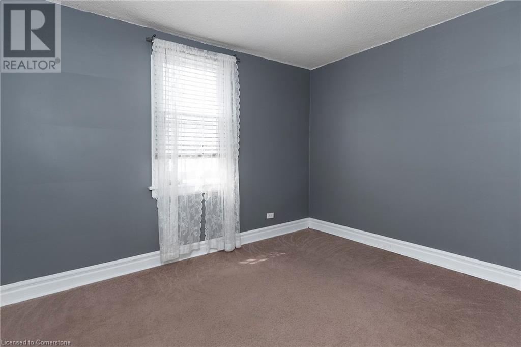 Photo 14 of 124 Parkdale Avenue N, Hamilton ON