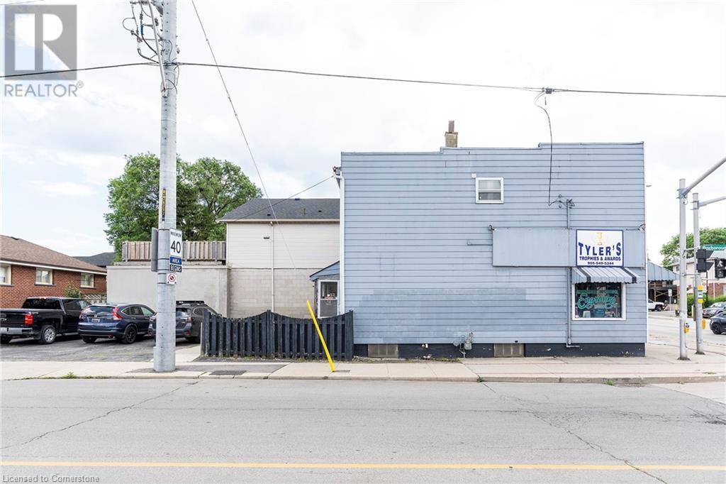 Photo 17 of 124 Parkdale Avenue N, Hamilton ON
