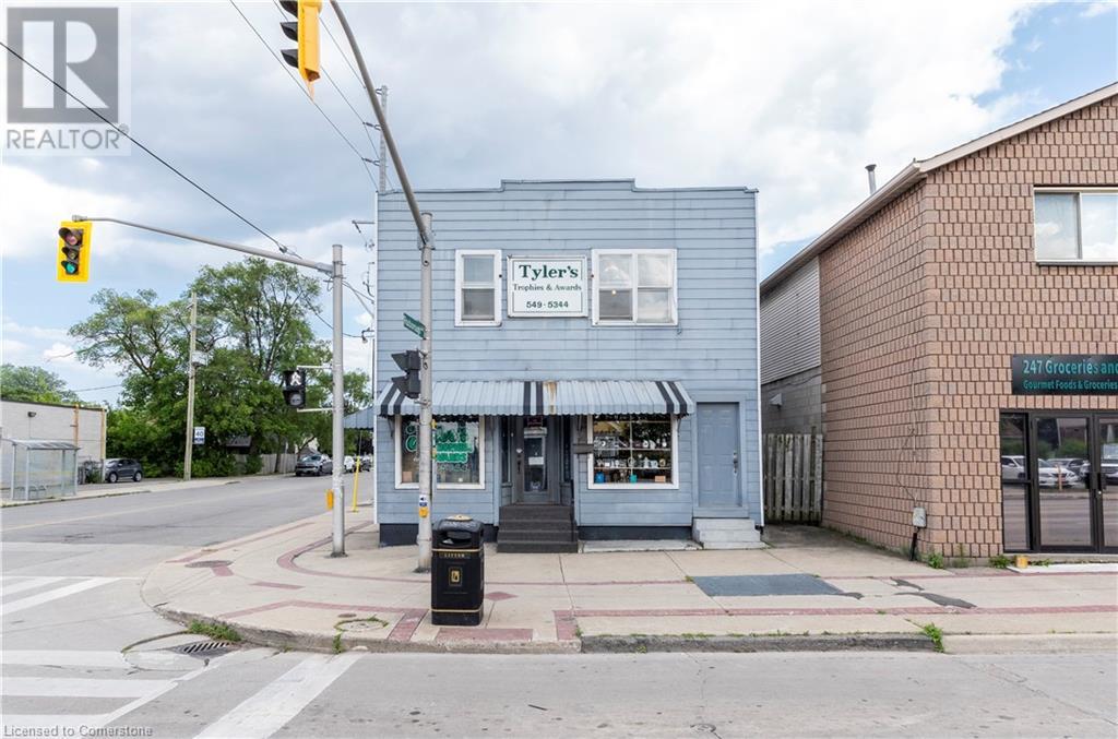 Photo 2 of 124 Parkdale Avenue N, Hamilton ON