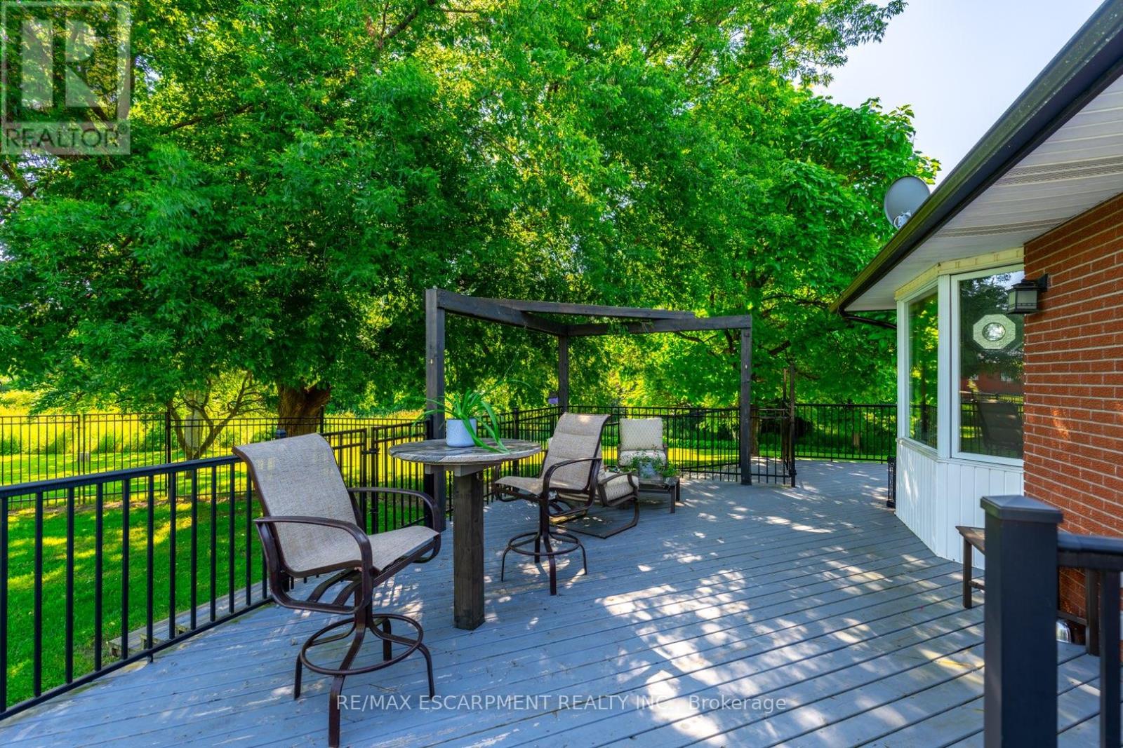 Photo 27 of 2172 Centre Road, Hamilton ON