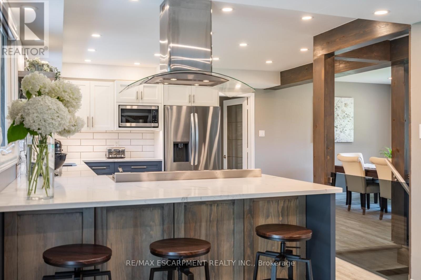 Photo 42 of 2172 Centre Road, Hamilton ON