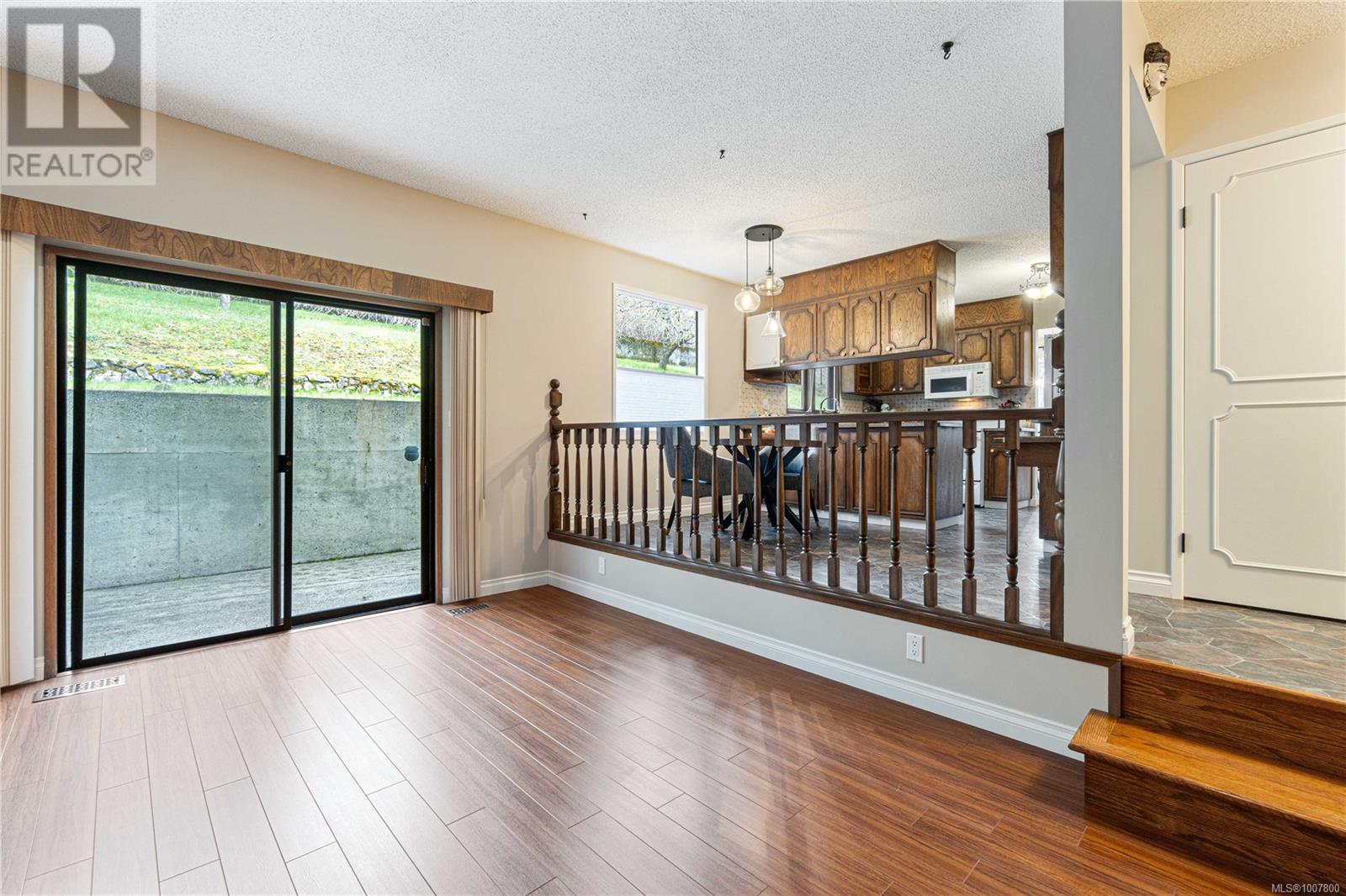 Photo 3 of 3270 Smugglers Hill Dr, Nanaimo BC