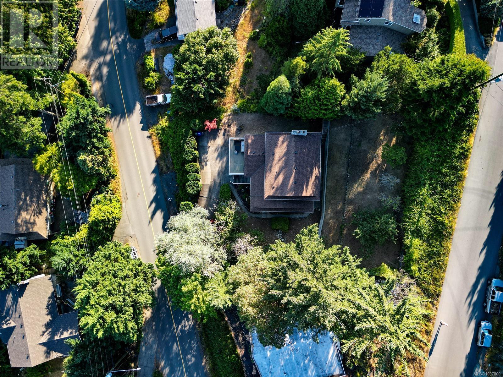Photo 29 of 3270 Smugglers Hill Dr, Nanaimo BC