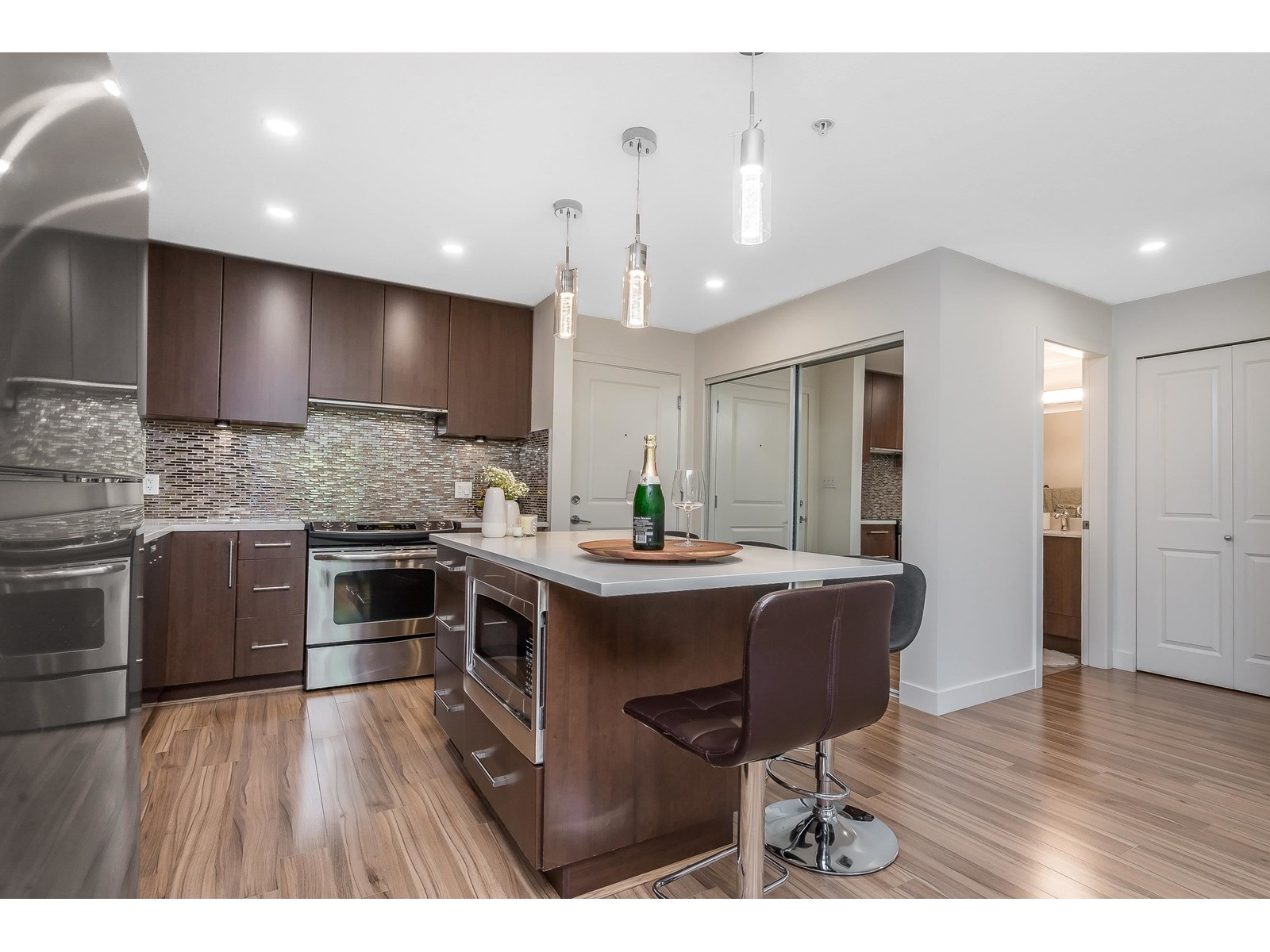 Photo 11 of 255 15850 26 Avenue, Surrey BC