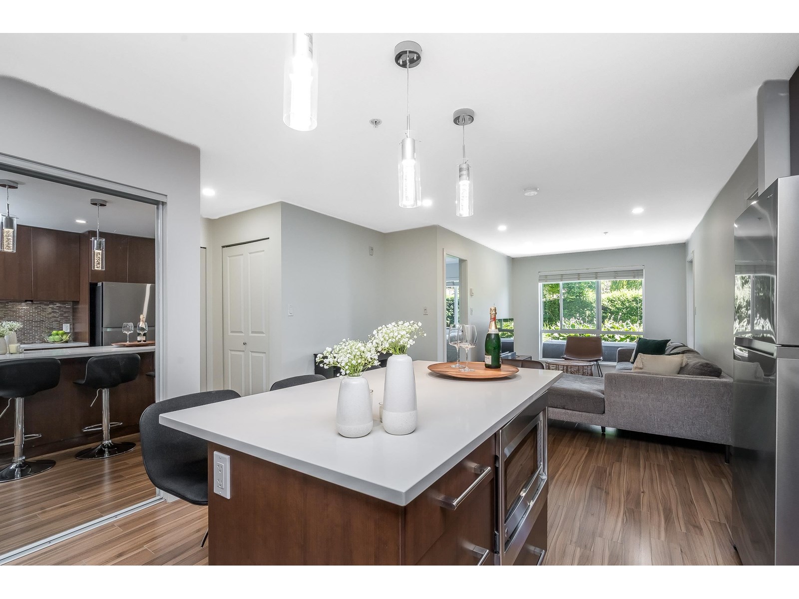 Photo 5 of 255 15850 26 Avenue, Surrey BC