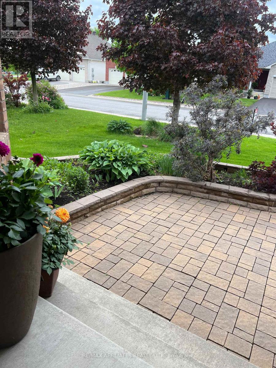 Welcoming landscaping