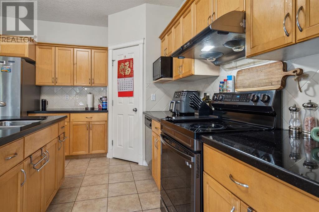 Single Family House for Sale in  Royal Birch Terrace NW Royal Oak Calgary 