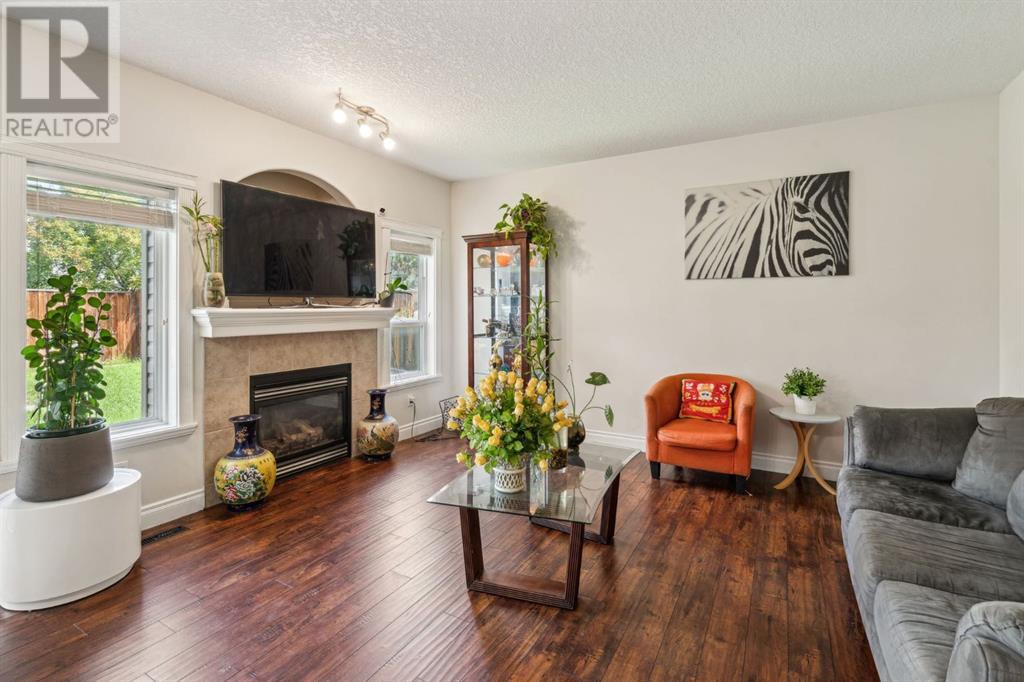 Single Family House for Sale in  Royal Birch Terrace NW Royal Oak Calgary 