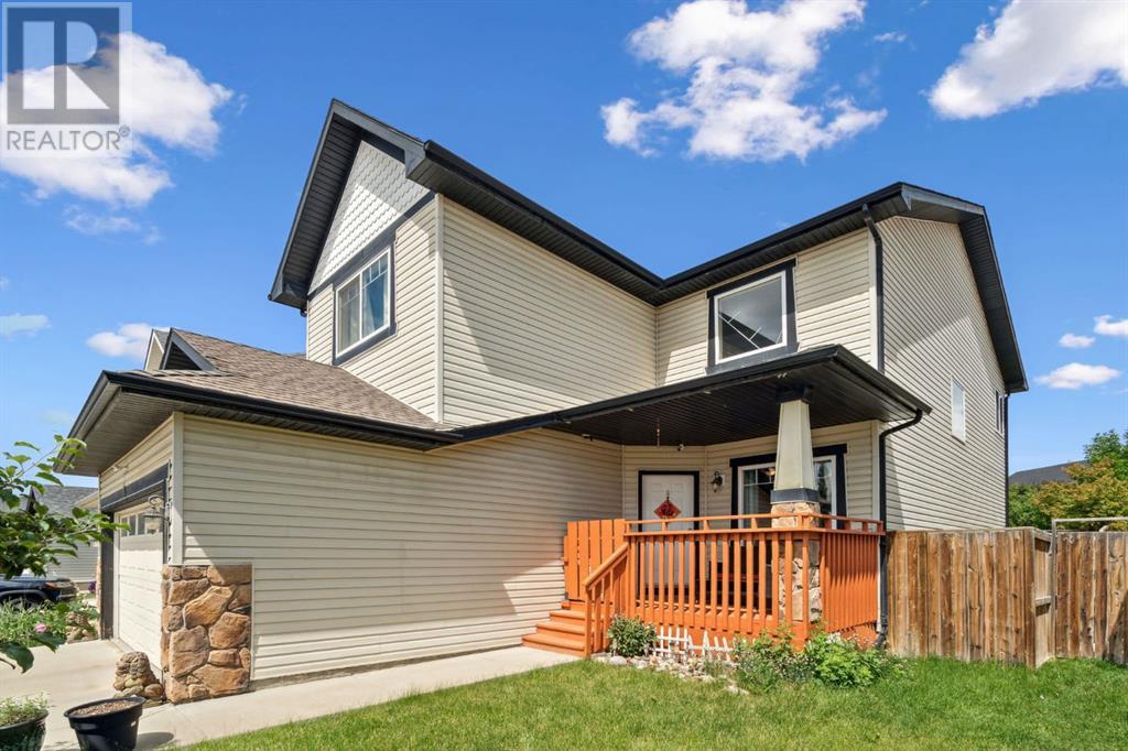 Single Family House for Sale in  Royal Birch Terrace NW Royal Oak Calgary 