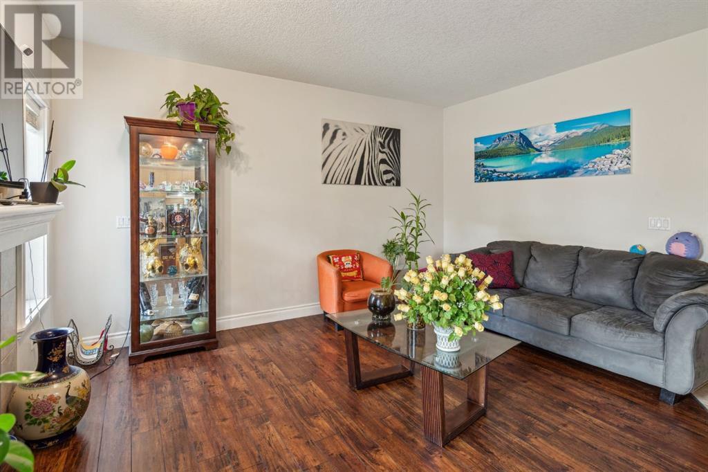 Single Family House for Sale in  Royal Birch Terrace NW Royal Oak Calgary 