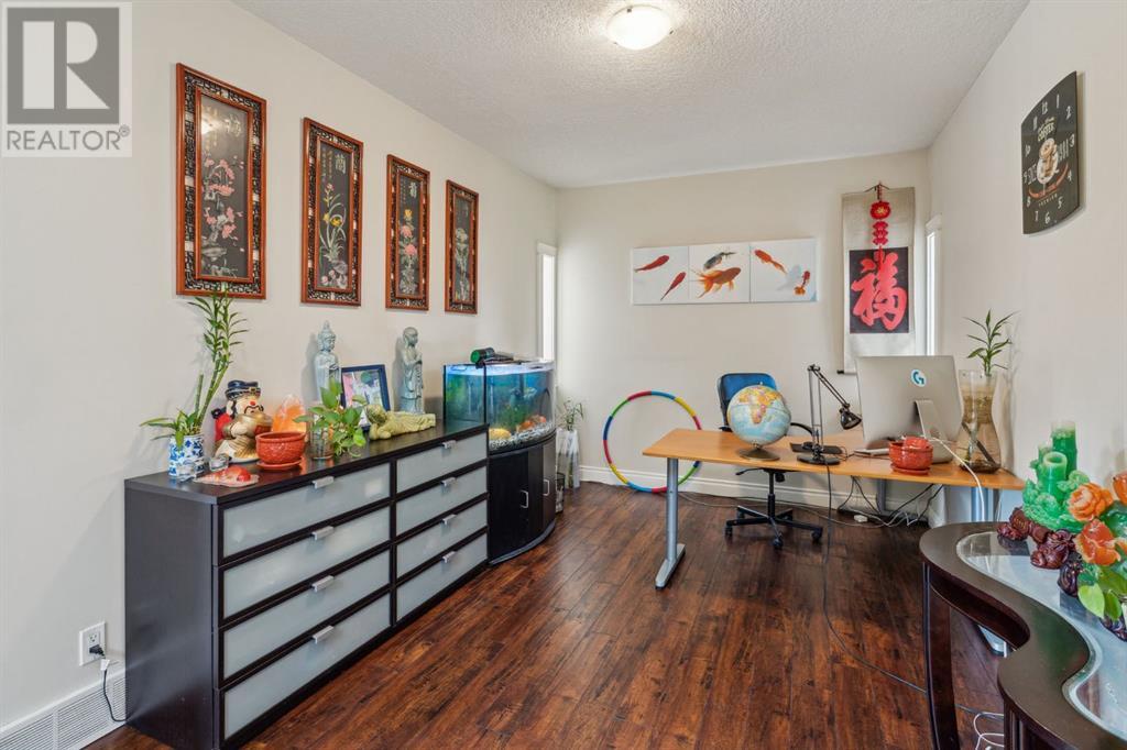Single Family House for Sale in  Royal Birch Terrace NW Royal Oak Calgary 
