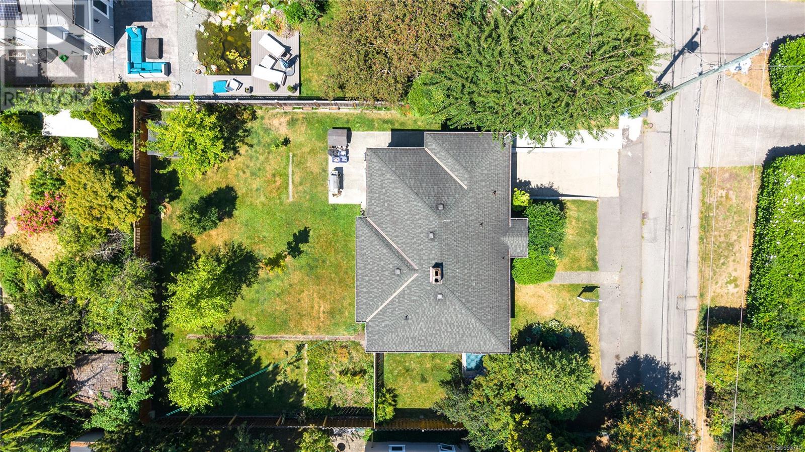 Photo 37 of 2075 Lorne Terr, Oak Bay BC