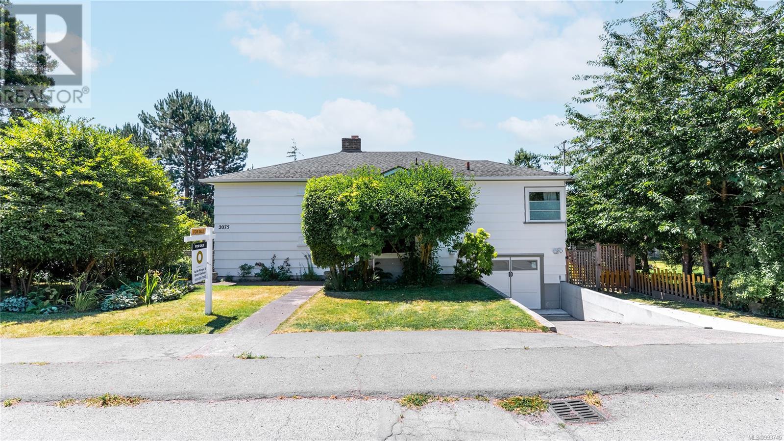 Photo 34 of 2075 Lorne Terr, Oak Bay BC