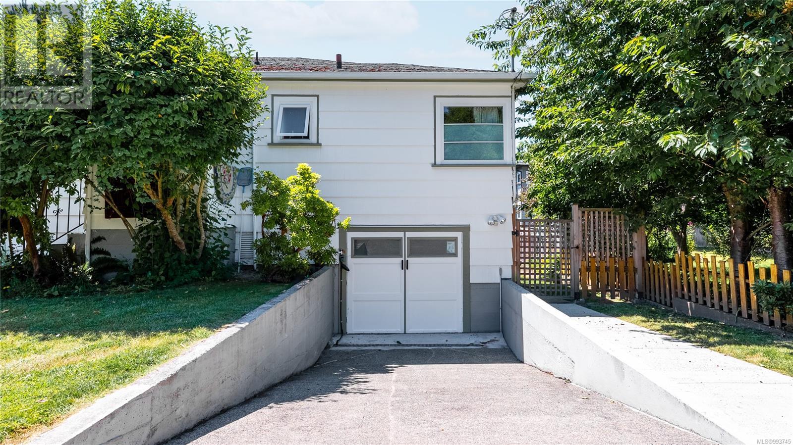 Photo 35 of 2075 Lorne Terr, Oak Bay BC