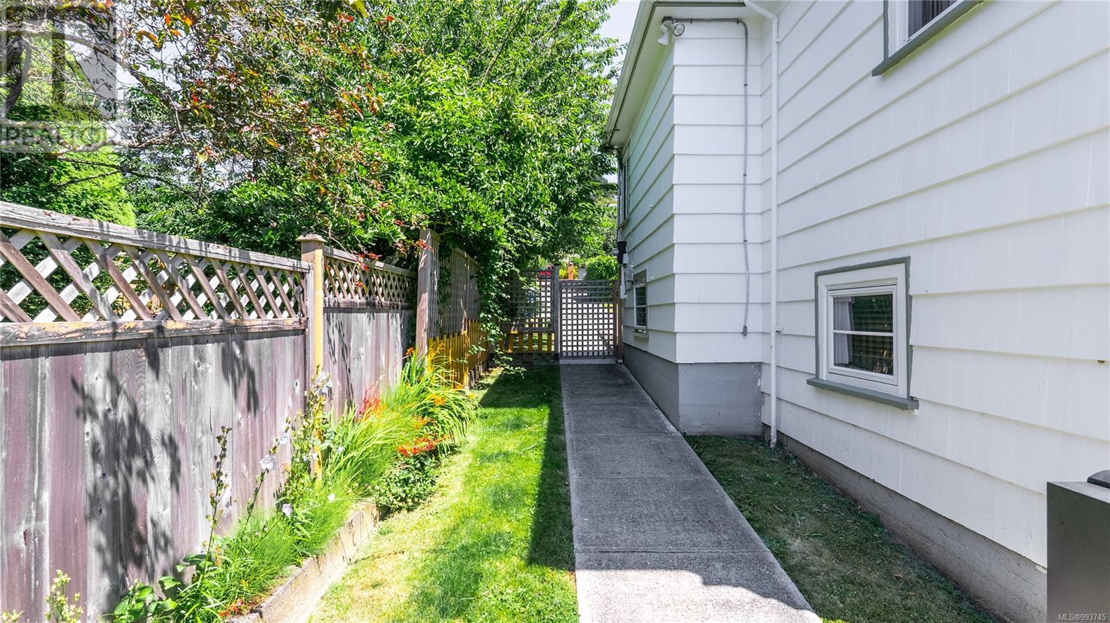 Photo 30 of 2075 Lorne Terr, Oak Bay BC