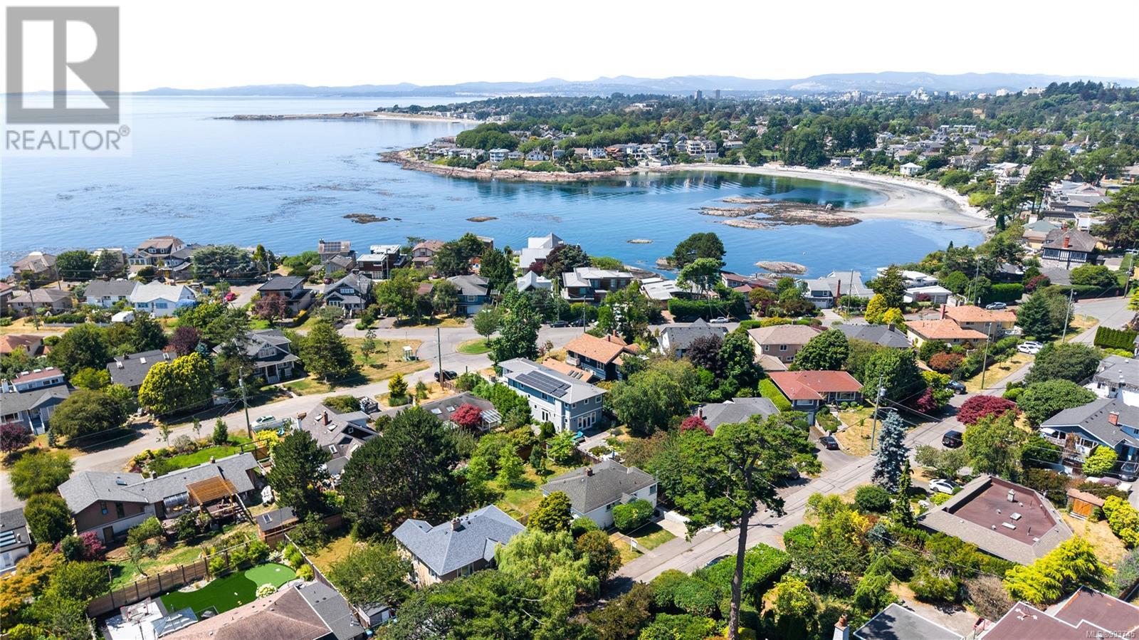 Photo 38 of 2075 Lorne Terr, Oak Bay BC