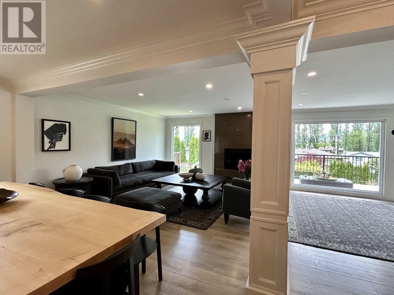 Photo 3 of 21673 Exeter Avenue, Maple Ridge BC