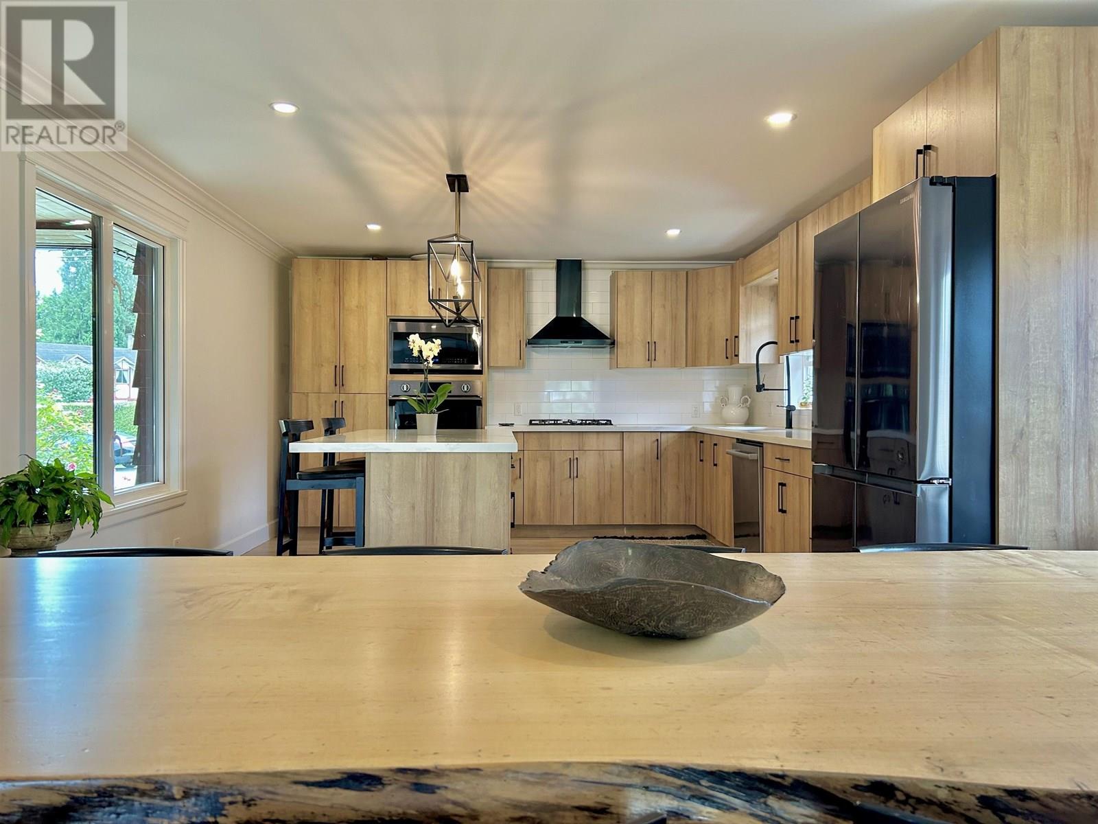 Photo 7 of 21673 Exeter Avenue, Maple Ridge BC