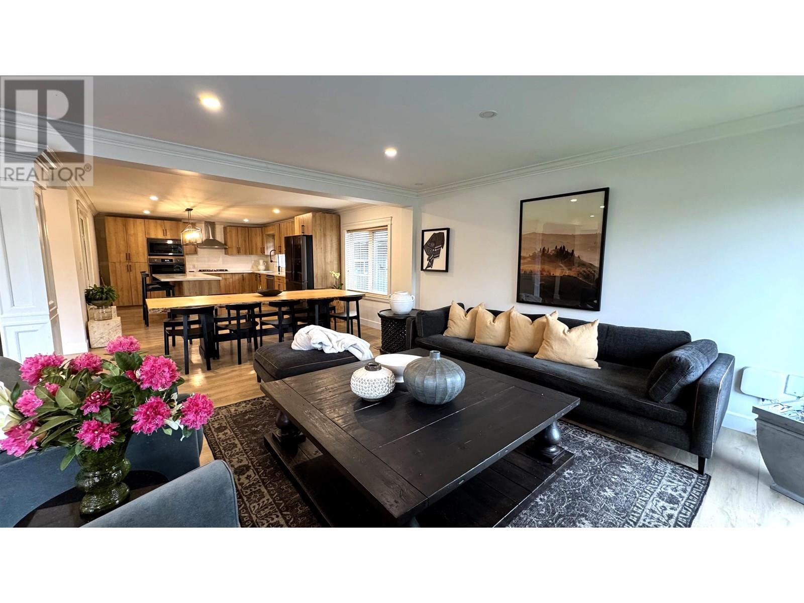 Photo 4 of 21673 Exeter Avenue, Maple Ridge BC