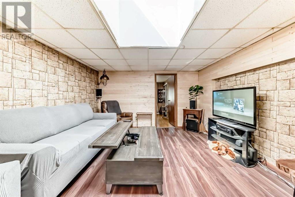 Single Family House Mobile Home for Sale in    Street NW Greenwood/Greenbriar Calgary 