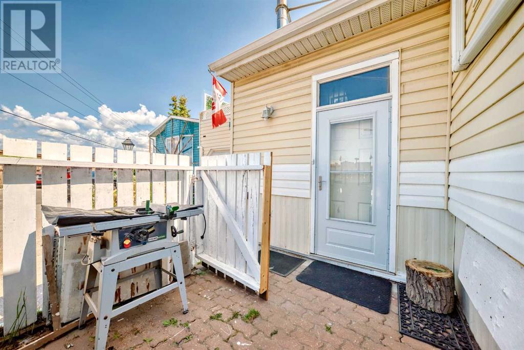 Single Family House Mobile Home for Sale in    Street NW Greenwood/Greenbriar Calgary 