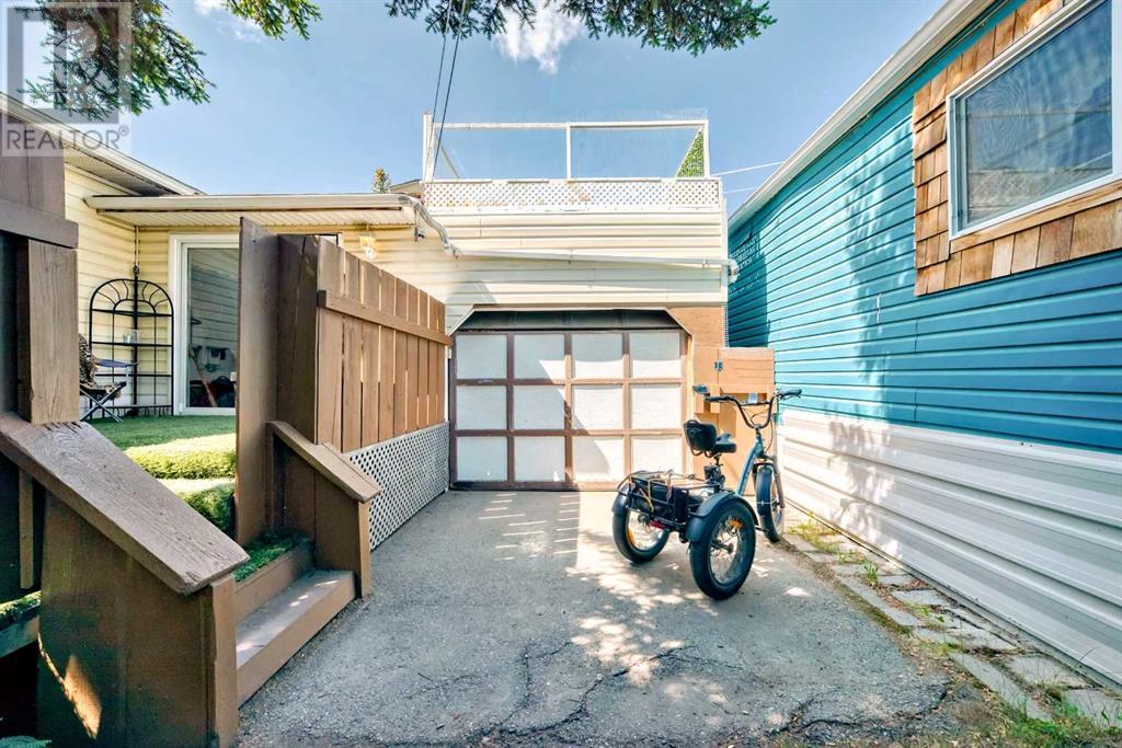 Single Family House Mobile Home for Sale in    Street NW Greenwood/Greenbriar Calgary 