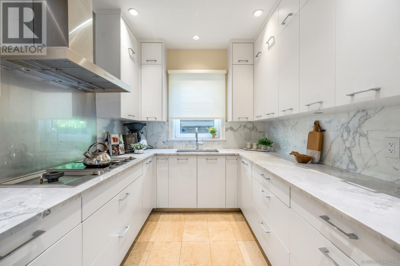 8180 SUNNYWOOD Drive, Richmond