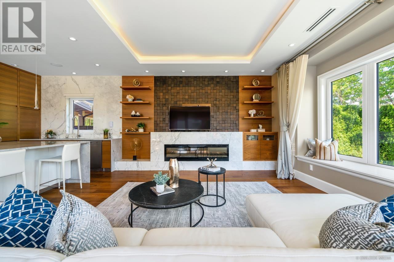 8180 SUNNYWOOD Drive, Richmond