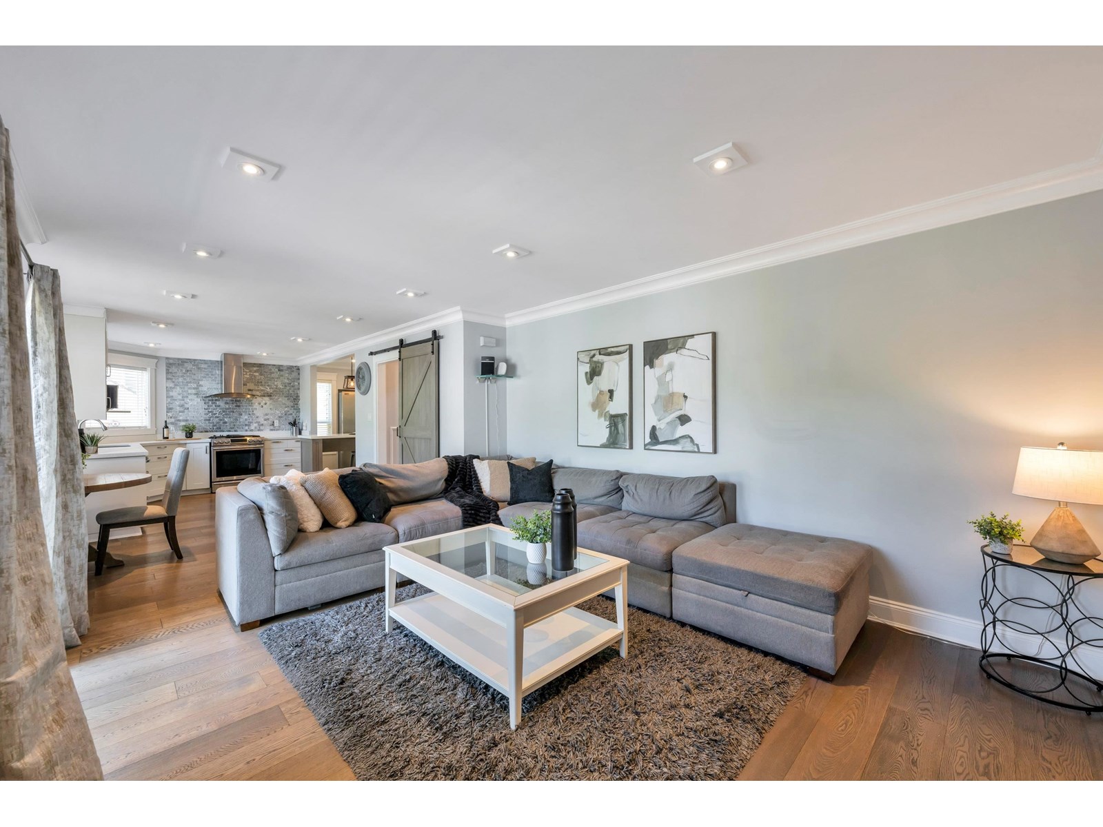 Photo 5 of 22111 46 Avenue, Langley BC