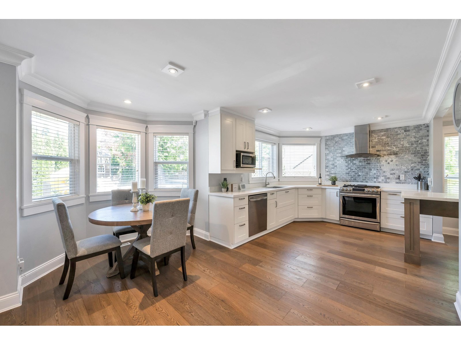 Photo 6 of 22111 46 Avenue, Langley BC
