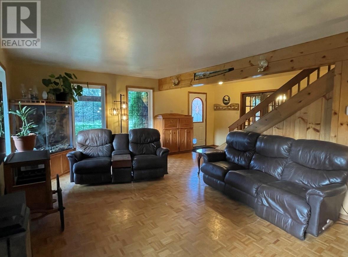 Photo 4 of 17055 52 Highway, Dawson Creek BC