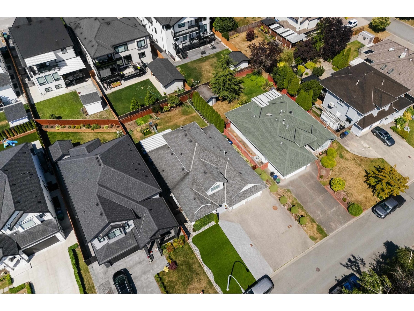 Photo 1 of 18629 56 B Avenue, Surrey BC