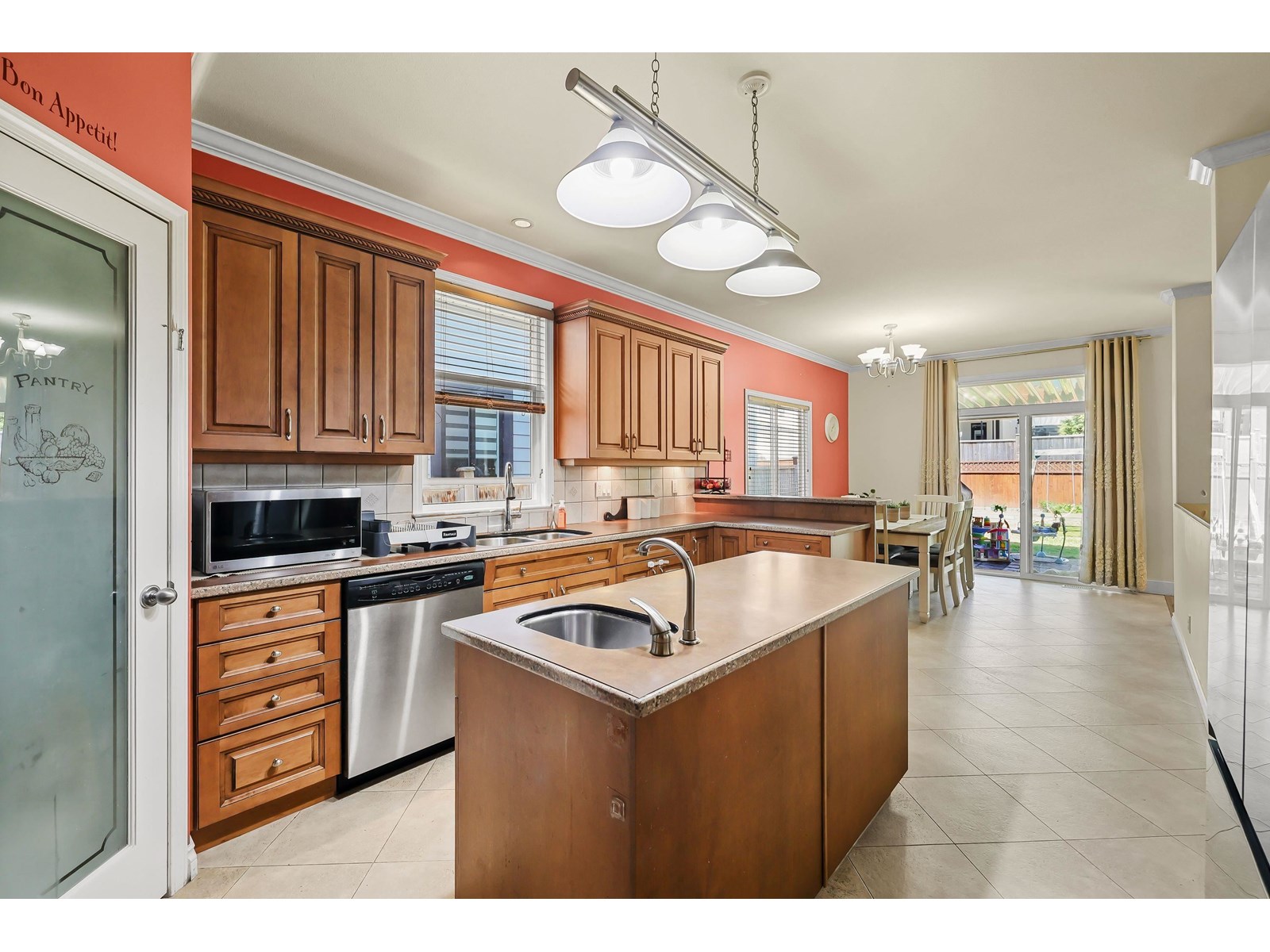 Photo 10 of 18629 56 B Avenue, Surrey BC