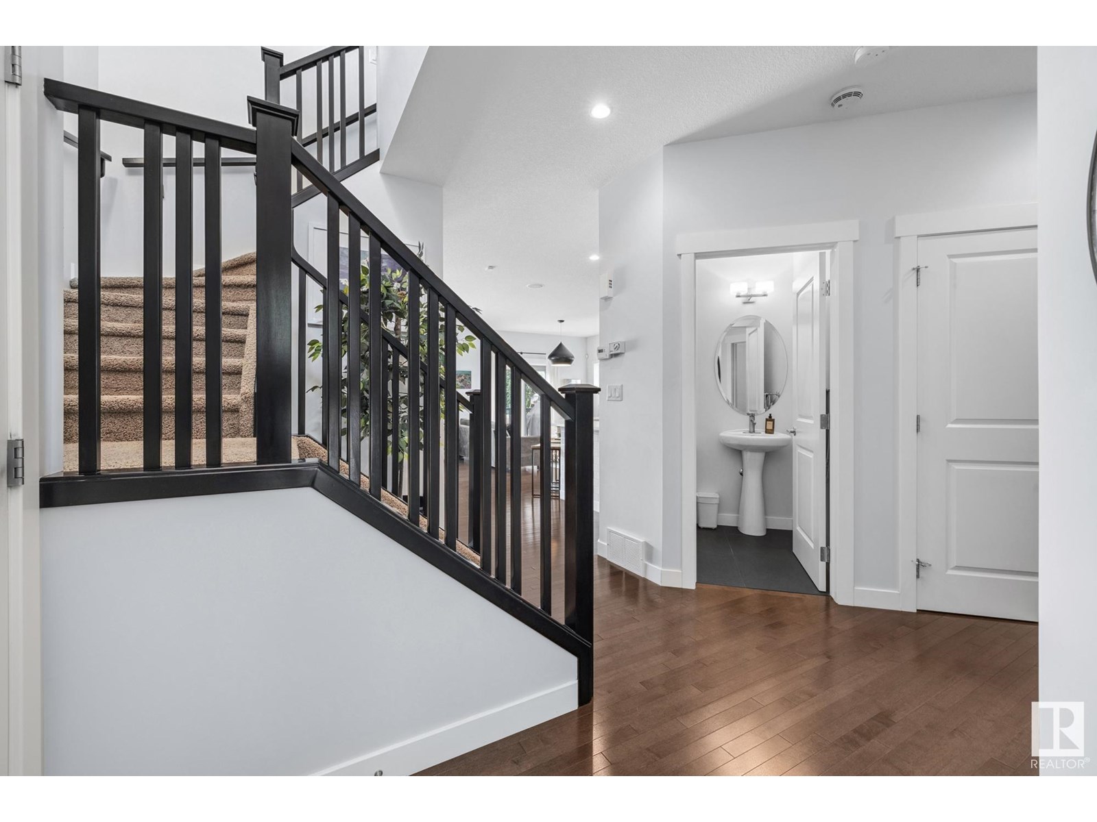 Photo 5 of 21937 94 A Av Nw, Edmonton AB