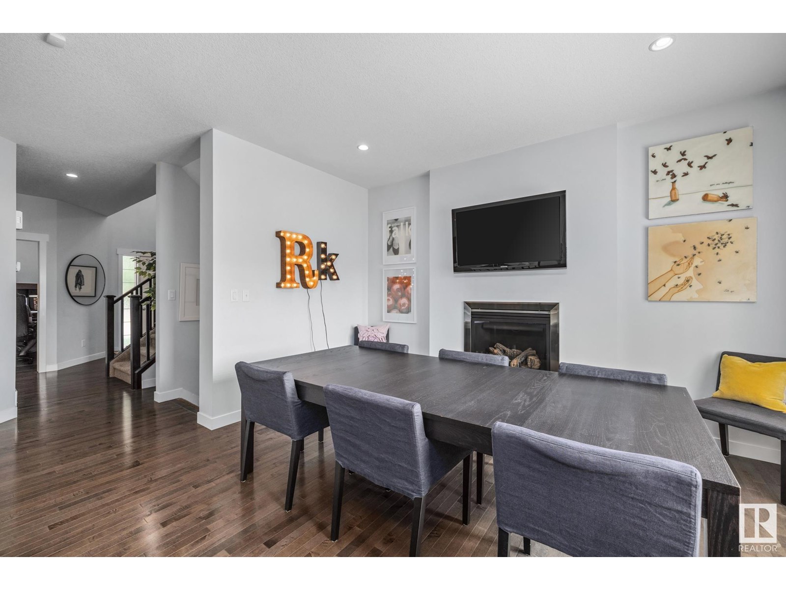 Photo 9 of 21937 94 A Av Nw, Edmonton AB