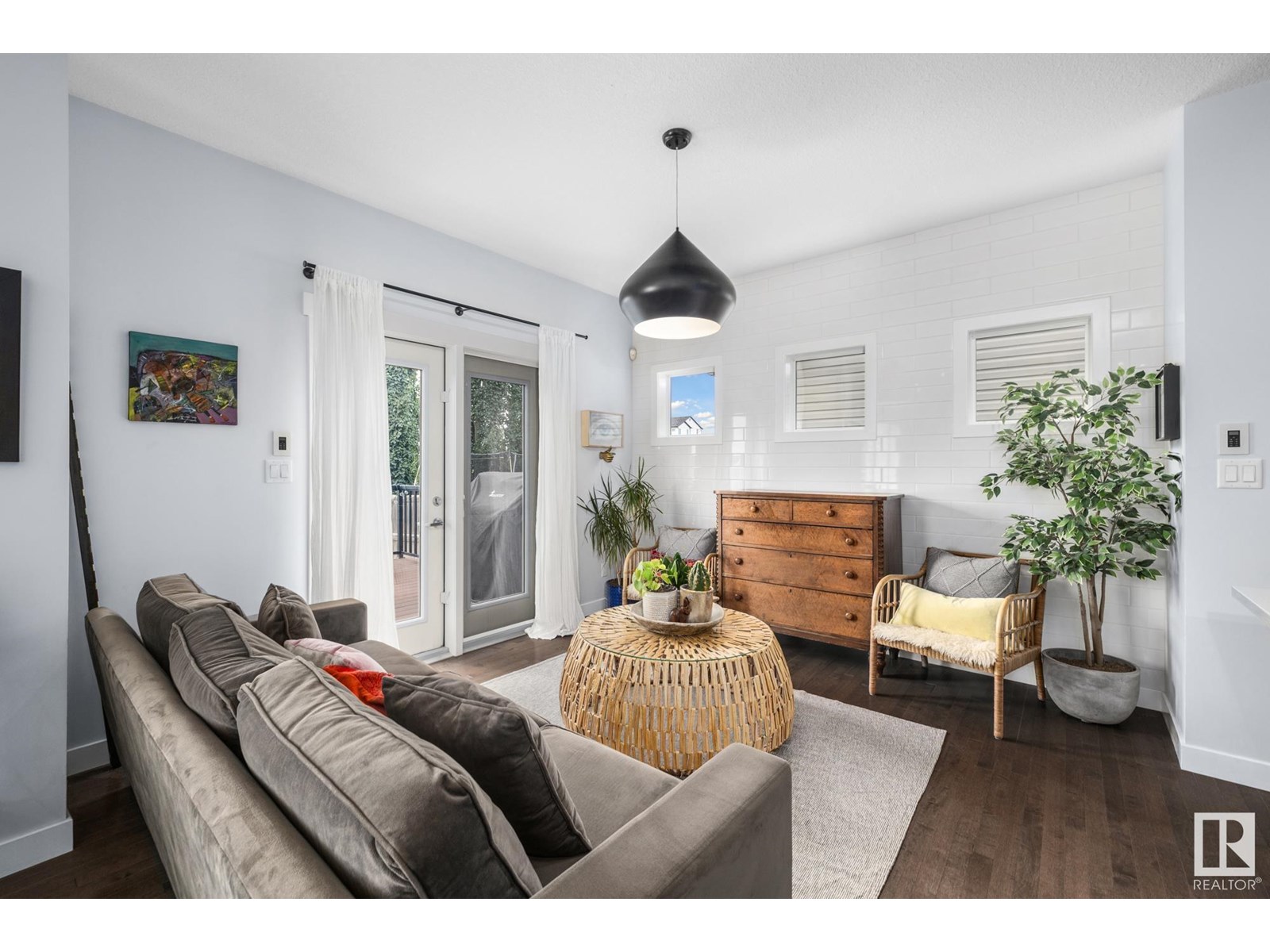 Photo 10 of 21937 94 A Av Nw, Edmonton AB
