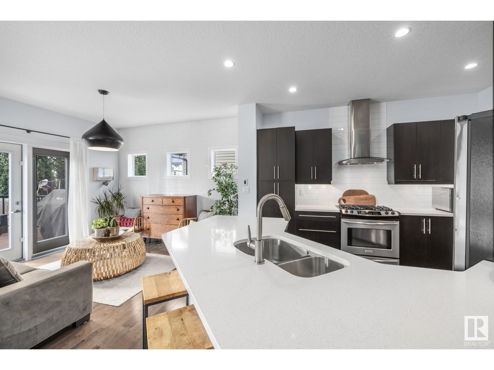 Photo 15 of 21937 94 A Av Nw, Edmonton AB
