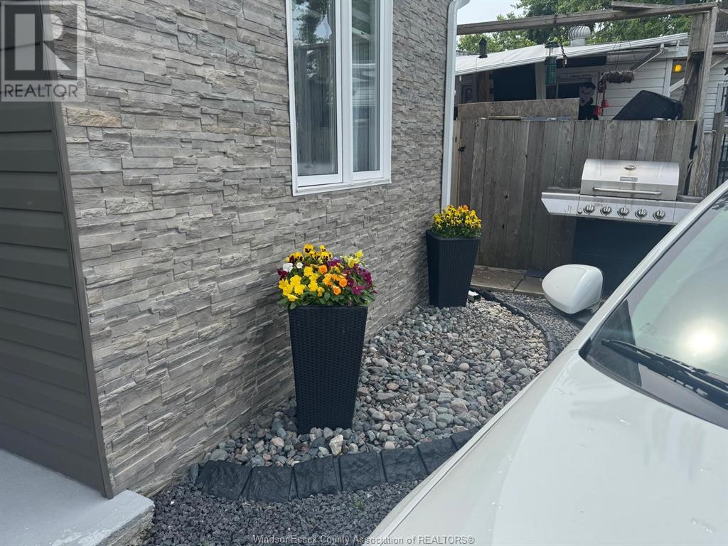 Photo 27 of 20 Bonita, Windsor ON
