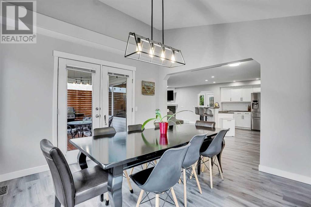 Single Family House for Sale in  Somerglen Cove SW Somerset Calgary 